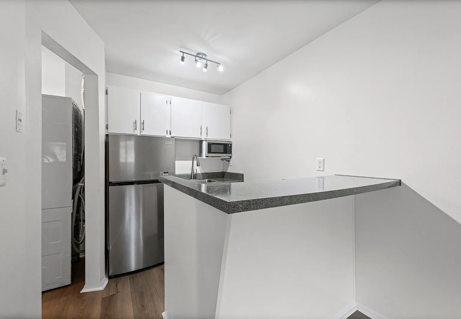 CHERRY ST APARTMENTS — Photo 3