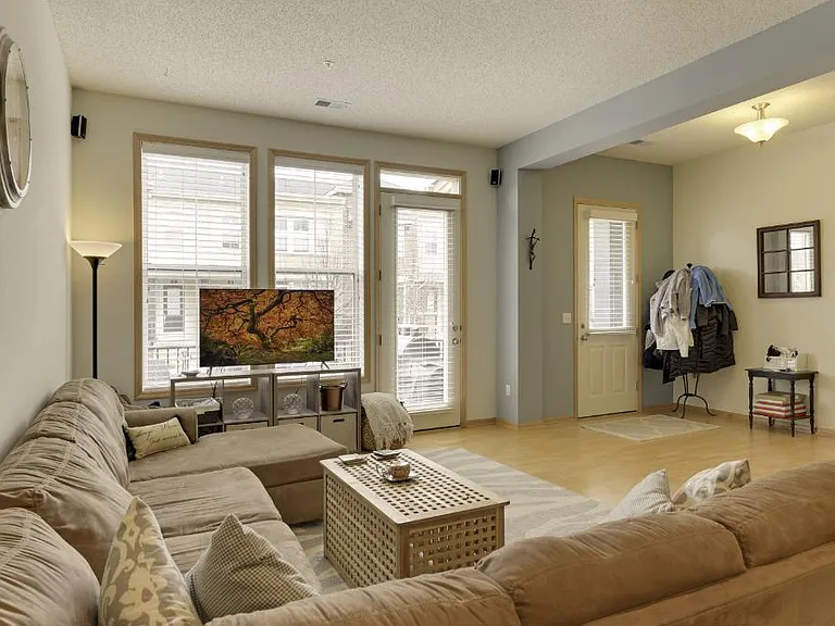 5900 Oxford St #21 — Photo 6