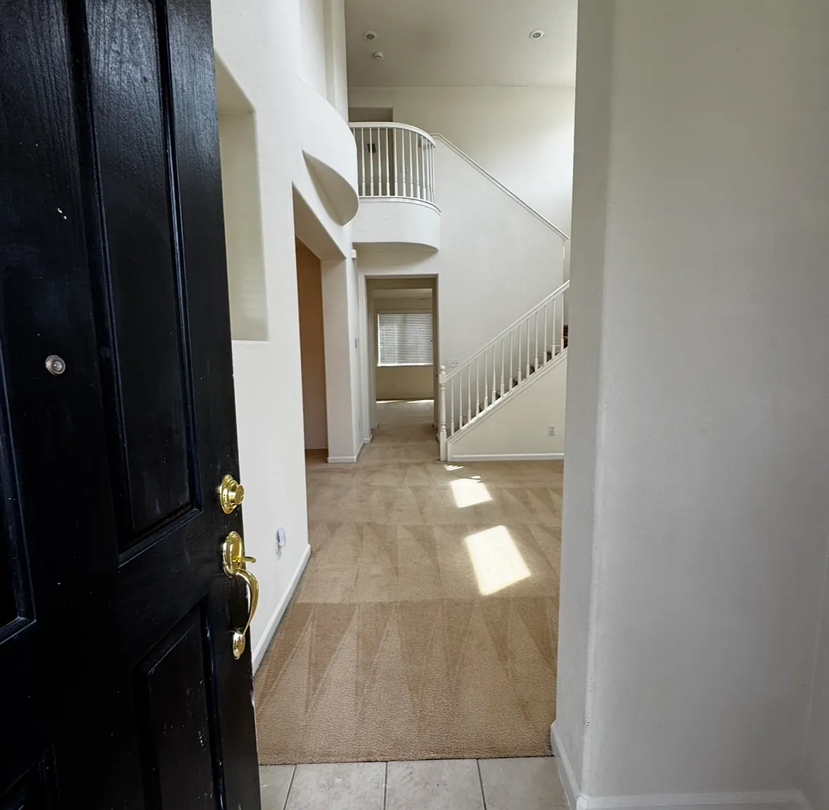 4 bed, 2.5 bath, 2154 sqft, $2,895 — Photo 3