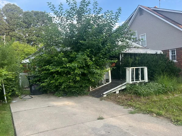 7639 Faust Ave, Detroit, MI 48228