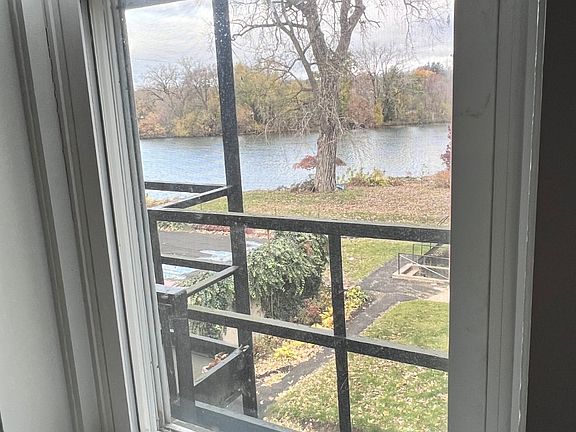 3rd image of 16 Washington Ave APT 5