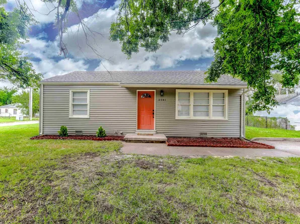 2701 N Volutsia Ave, Wichita, KS 67219
