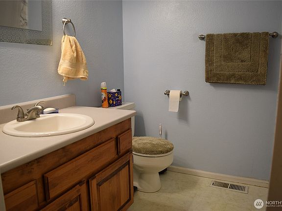 5th image of 81 NE Conifer Drive