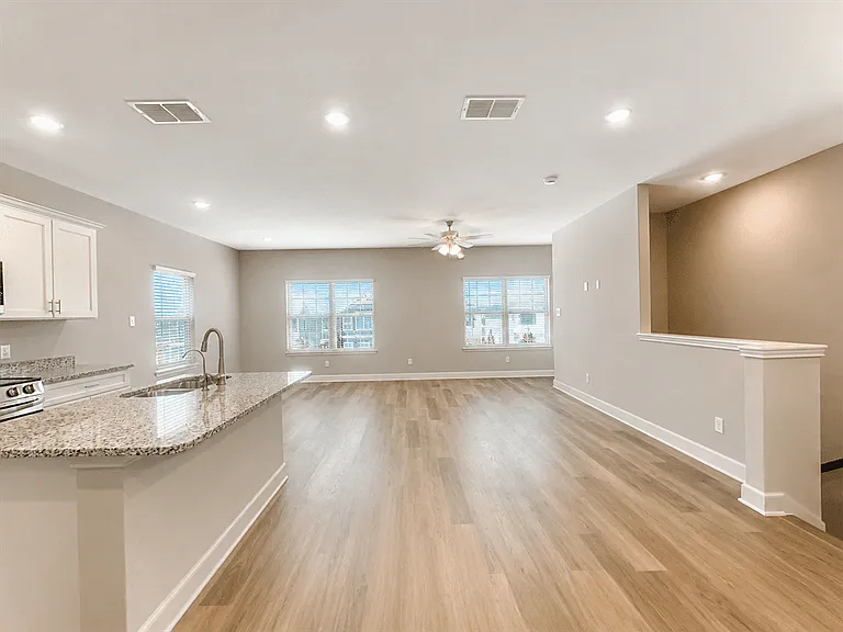 7142 Magnolia Crk #201 — Photo 5
