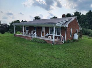 76 Hightop Ln, Fries, VA 24330