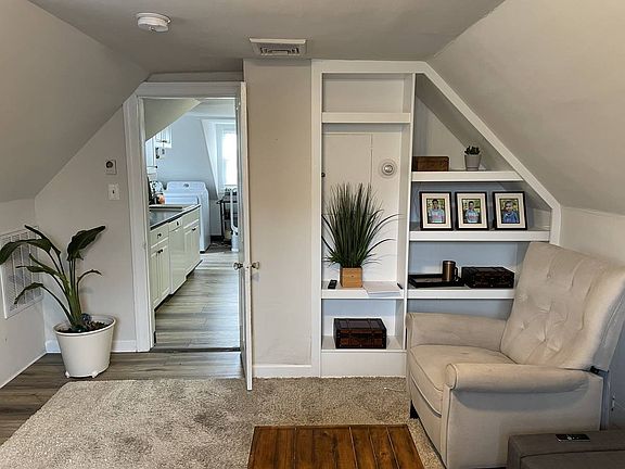 5th image of 596 Barrett Ave APT 2