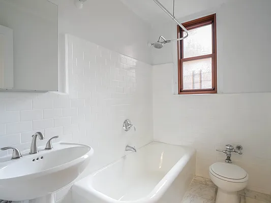 Rented by City Connections Realty | media 8