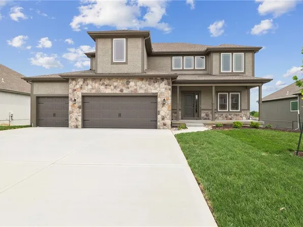 10315 N Winchester Ave, Kansas City, MO 64156