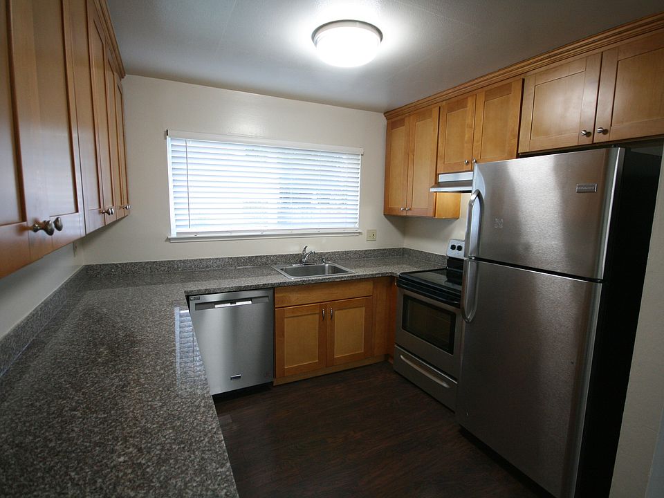 1st image of 19441 Greenwood Dr APT 2