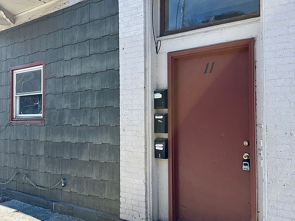 4th image of 11 Liberty St Floor 1