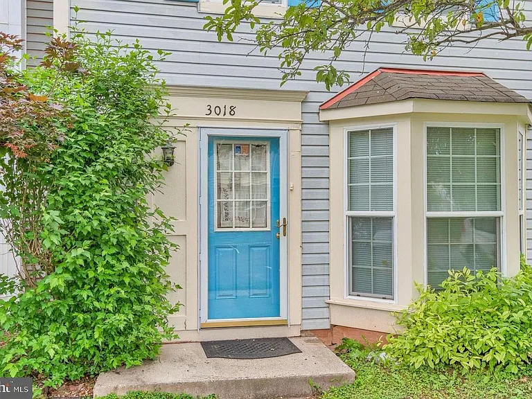 3018 McMaster Ct — Photo 2