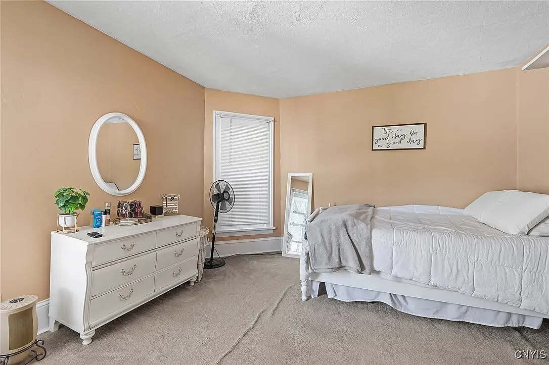 1 bed, 900 sqft, $1,200 — Photo 4
