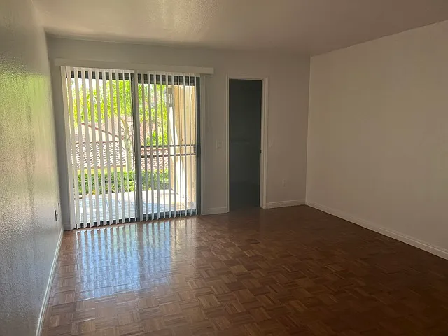 7309 Paseo Verde — Photo 22