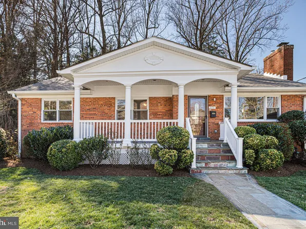 3130 N Harrison St, Arlington, VA 22207