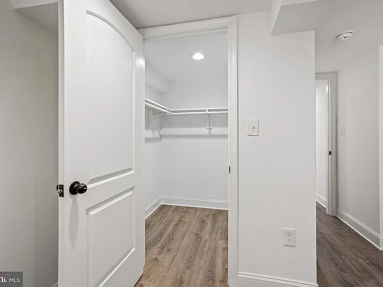 1529 Isherwood St NE — Photo 27