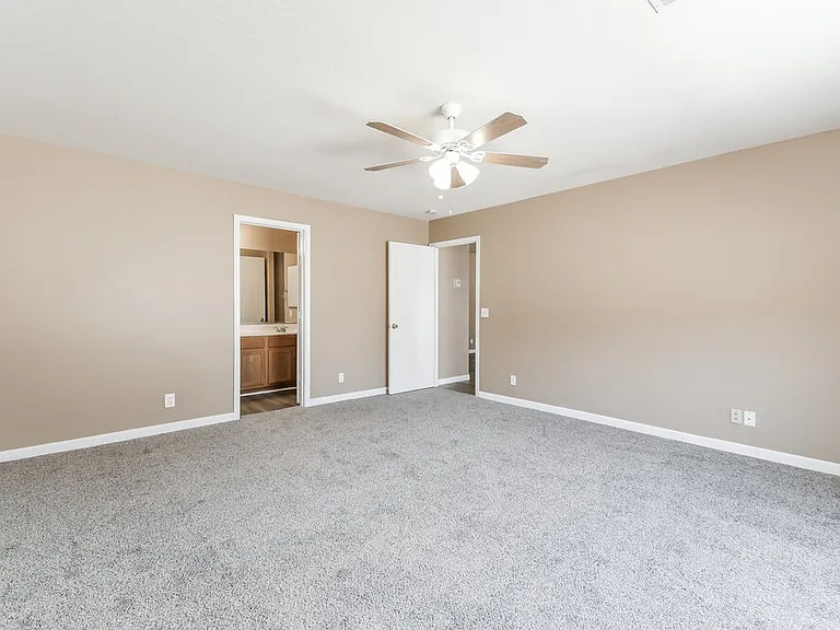 527 N Bailey Cir — Photo 11