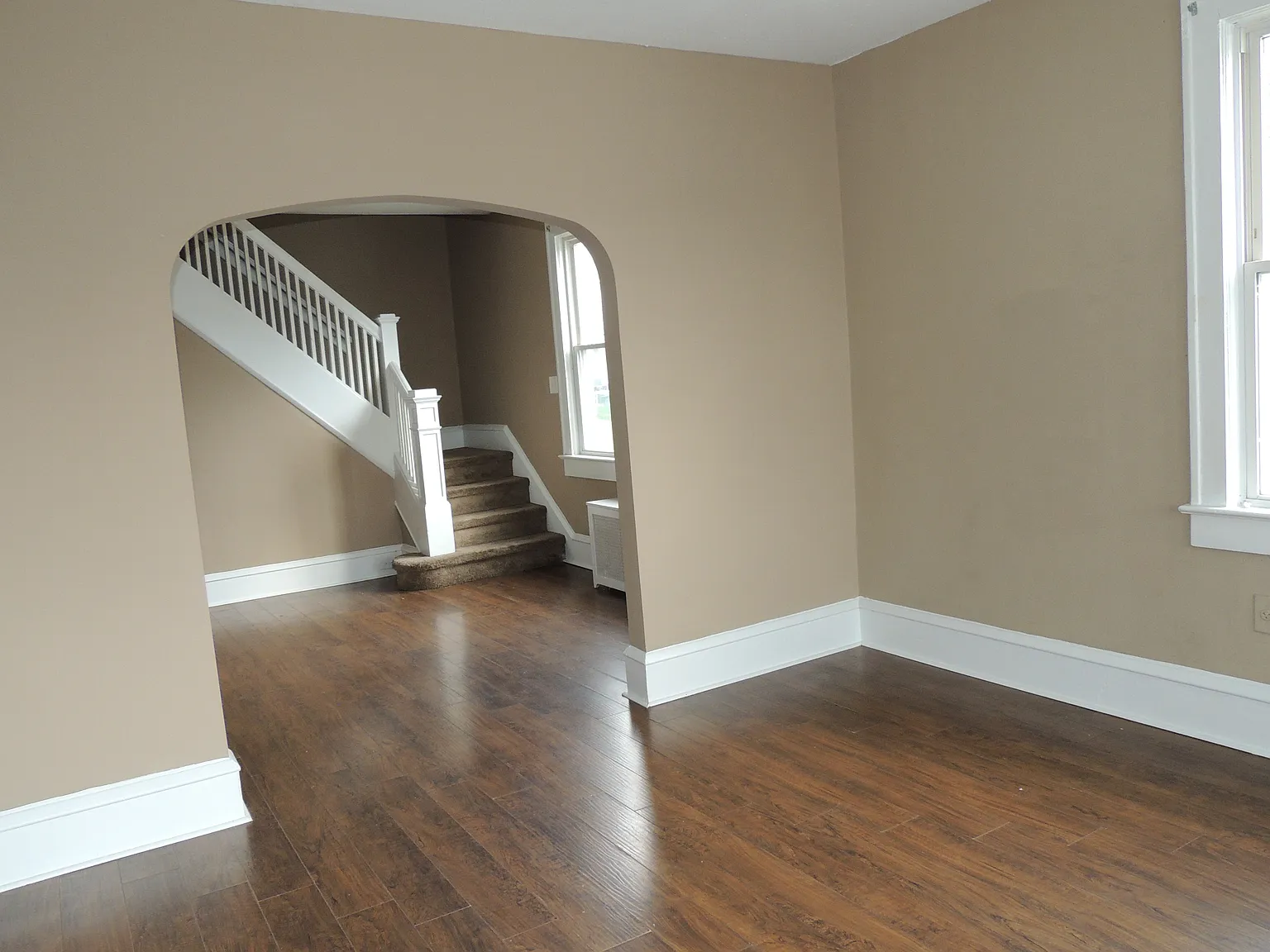 3 bed, 1.5 bath, 1500 sqft, $1,350 — Photo 2