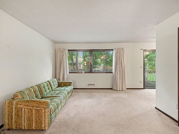 5th image of 12481 Drake St NW