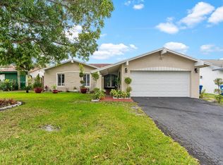 9620 NW 32nd Mnr, Sunrise, FL 33351
