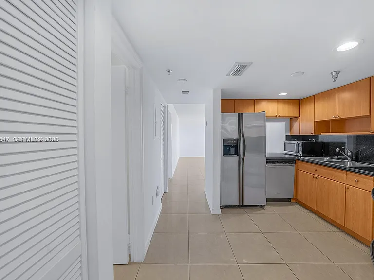2400 SW 3rd Ave #706 — Photo 4