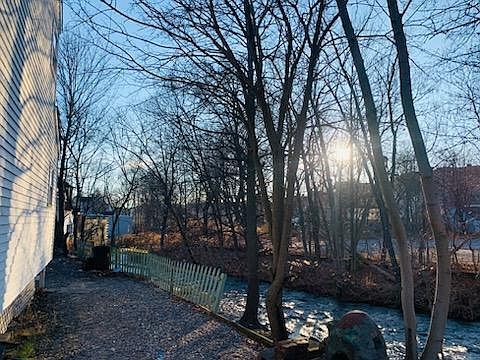 2nd image of 555 Main St