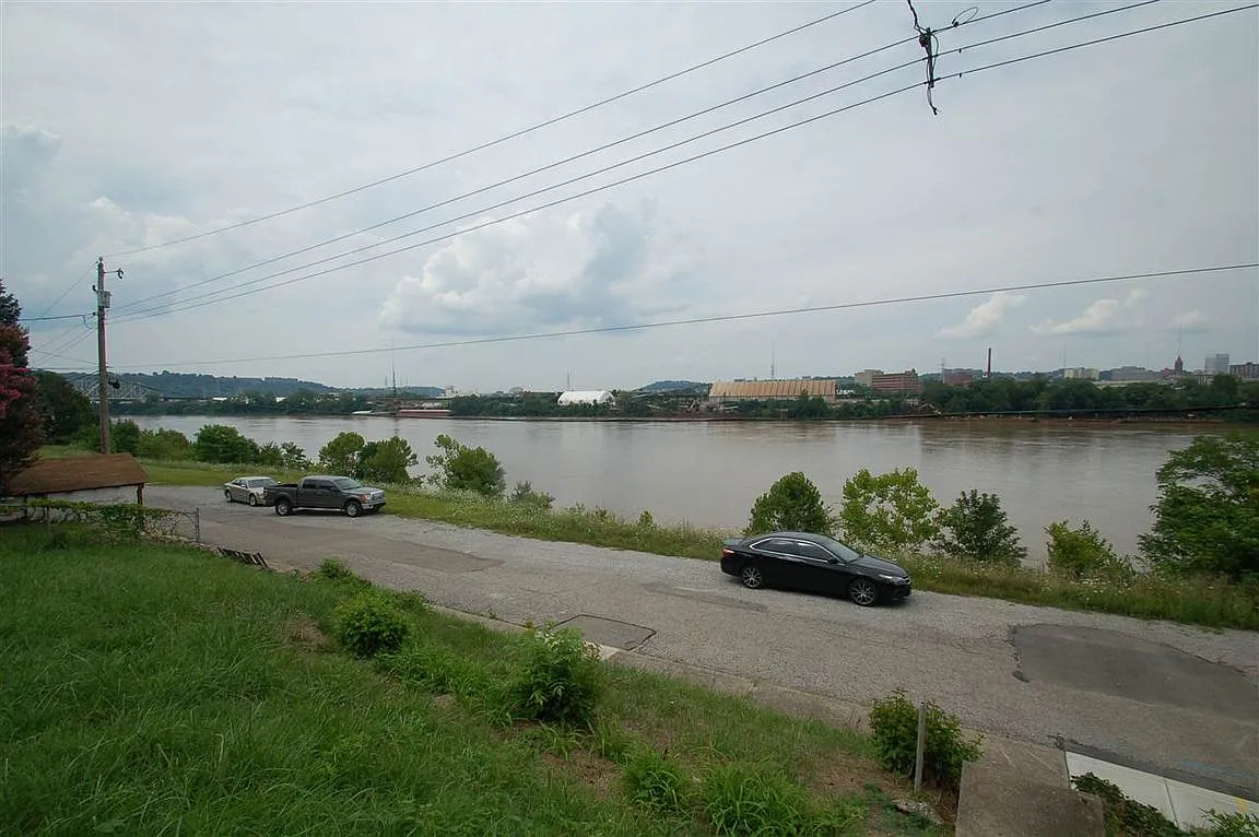 65 River Rd photo 1