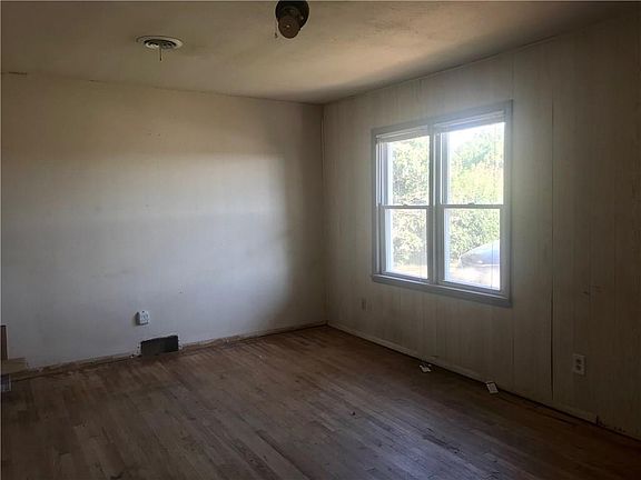 3rd image of 2224 NW 25th St