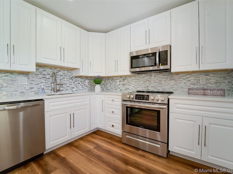 1st image of 3499 Oaks Way APT 202