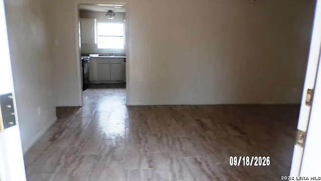 3 bed, 2.0 bath, 1350 sqft, $1,400 — Photo 4