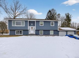 4 Millard Cir, Monroe, NY 10950