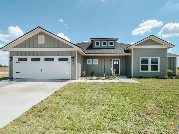 227 Whitetail Ln, Victoria, TX 77905