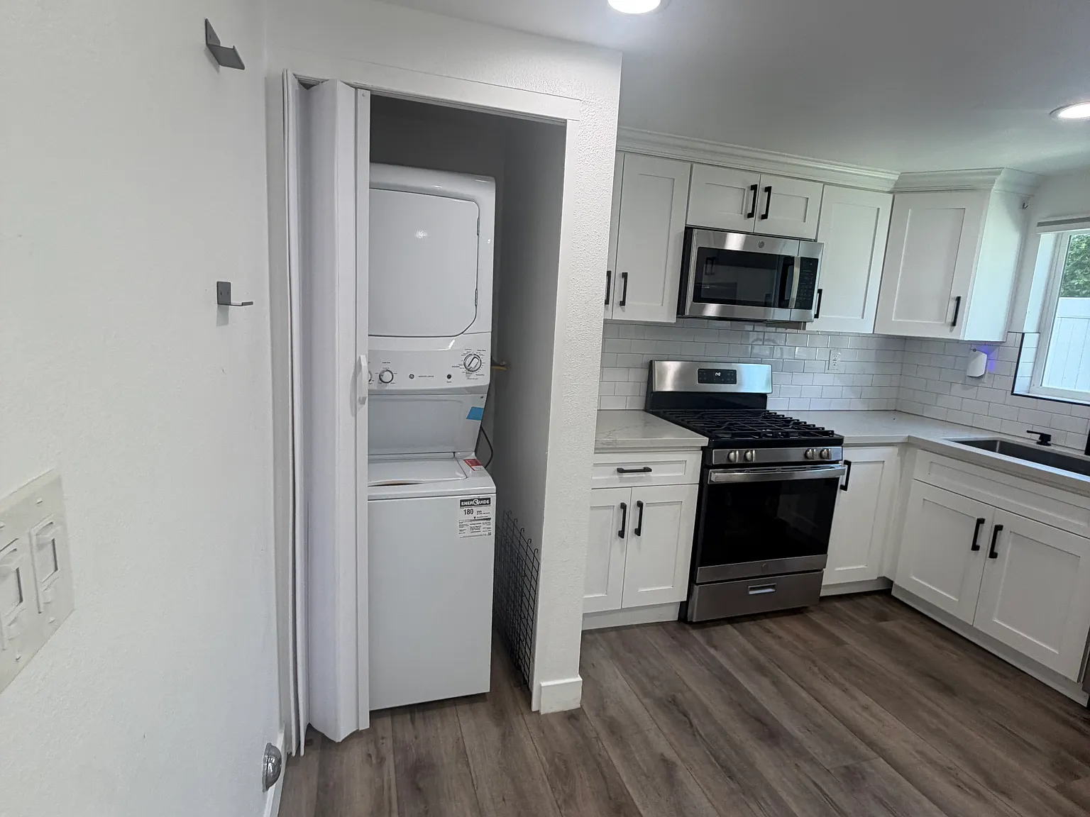 Studio, 400 sqft, $2,200 — Photo 2