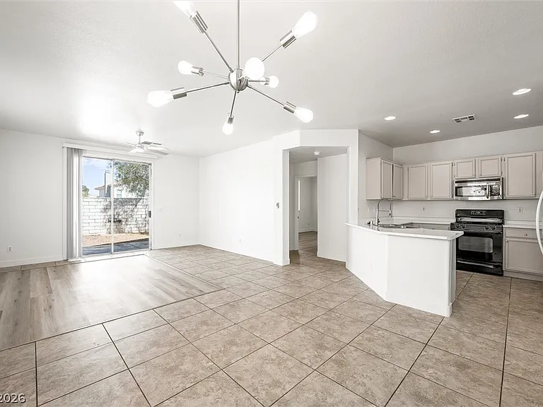 5618 Indian Springs St — Photo 11