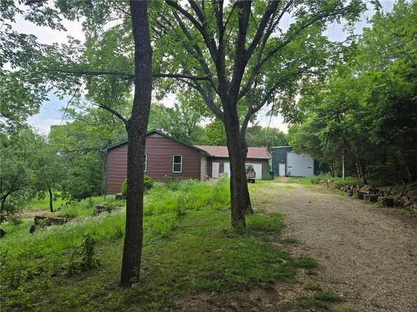 1619 E 318th Rd, Lecompton, KS 66050