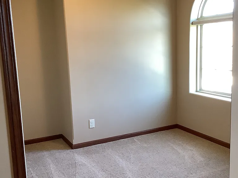 1619 E Military Ave — Photo 16