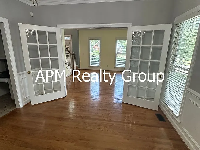 109 Rolling Creek Cir — Photo 19