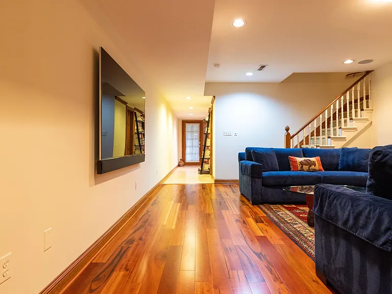 2022 Hillyer Pl NW — Photo 46