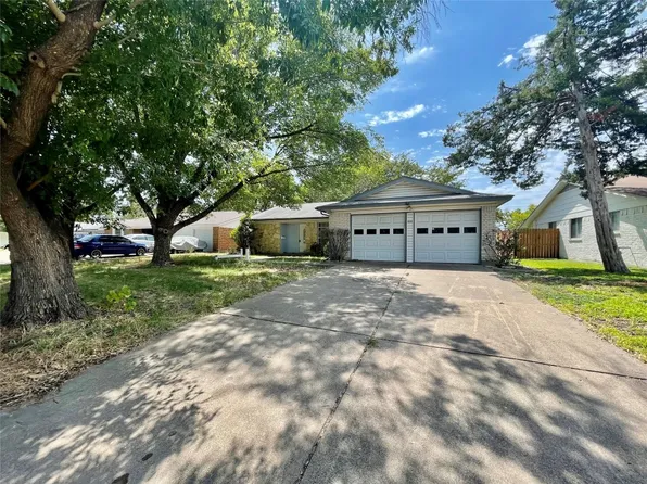1810 Santa Cruz Ct, Grand Prairie, TX 75051