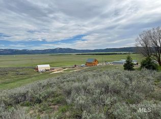 121 Skidoo Pl, Cascade, ID 83611