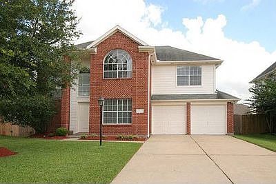 1st image of 10845 Spruce Dr N
