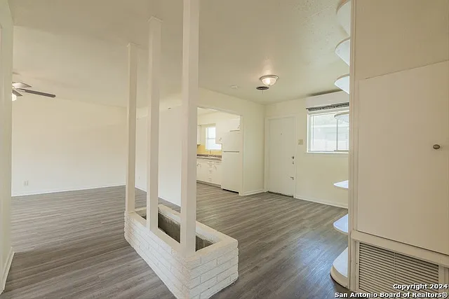 131 Brettonwood Dr — Photo 10