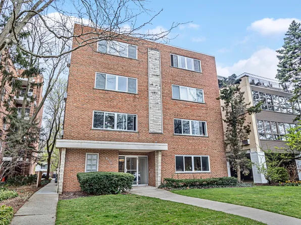 2722 Central St APT 2W, Evanston, IL 60201