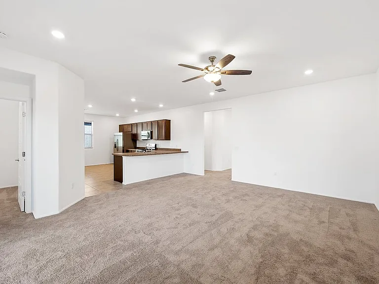 6330 S Crescent Peak Dr — Photo 4