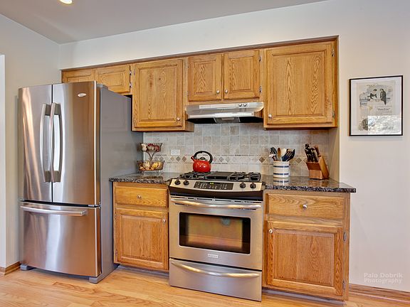 3rd image of 1307 Oxford Ct