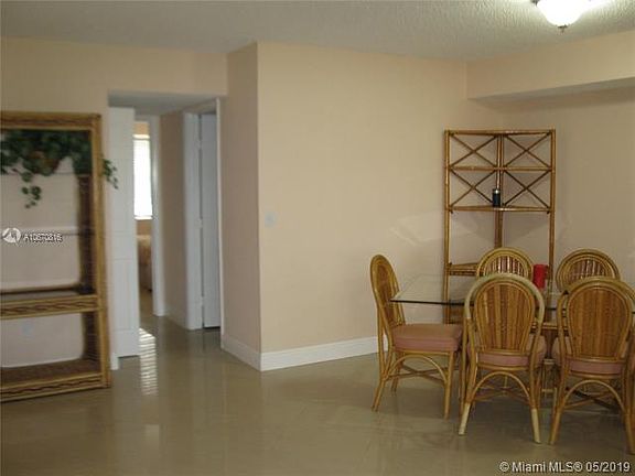 5th image of 2515 SE 19th Pl #108-A