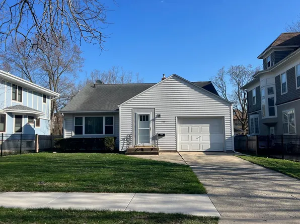 1215 Harlem Blvd, Rockford, IL 61103