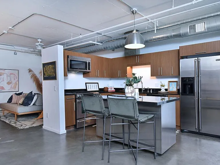 510 S Hewitt St #305 — Photo 6