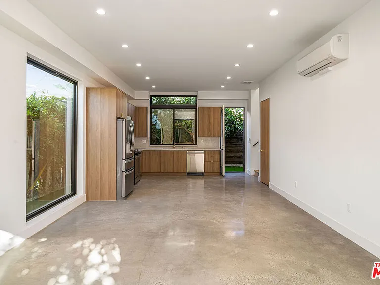 3909 W Exposition Blvd — Photo 2