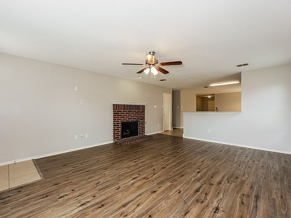4th image of 2029 Wildwood Dr
