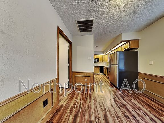 2nd image of 4018 Cedar Creek Dr